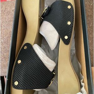 Brand new. Dr. Scholls black sandals. Never worn. In box. Size 9 women’s.